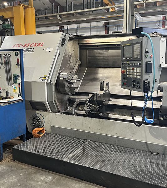 Gros plan sur la tour Leadwell LTC-35CXXL
